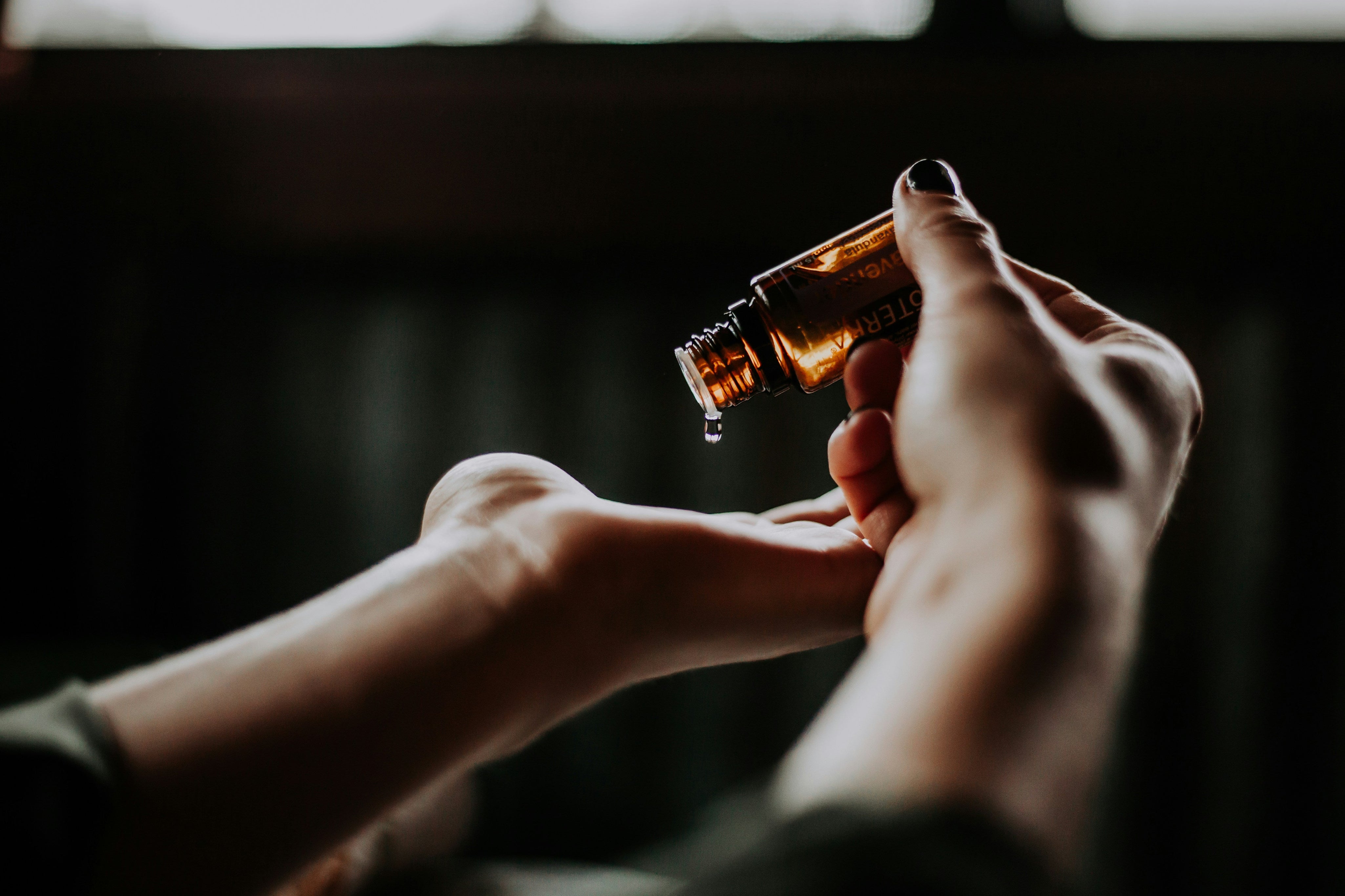 A Summer Glow Ritual with Vitamin C Body Serum