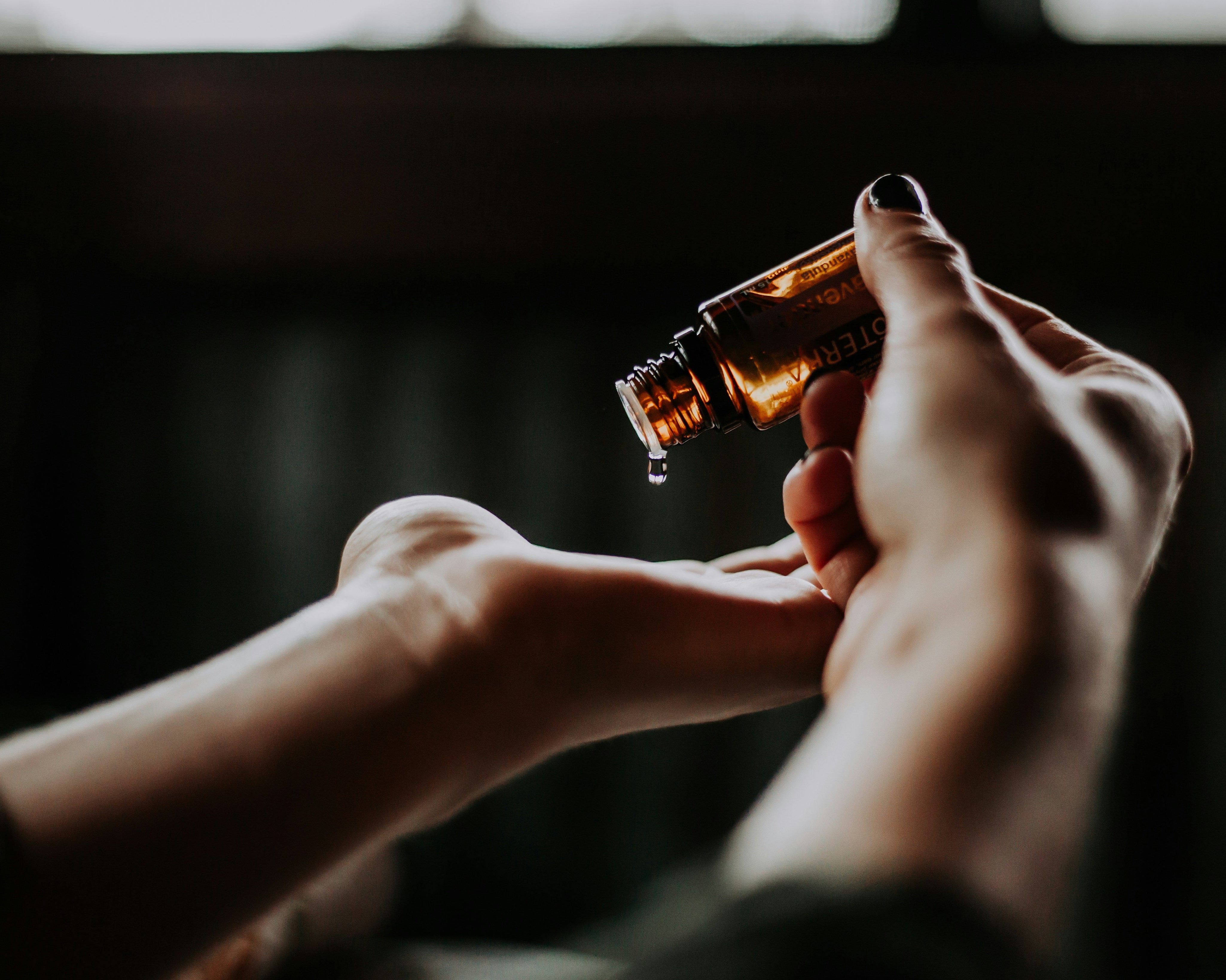 A Summer Glow Ritual with Vitamin C Body Serum